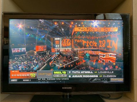 Rodger Goodell coming out on stage in round two of the draft April 30. 