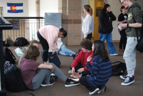 Students sit together during lunch to talk to each other Jan. 19. After two weeks of winter break, they began to all eat together in a group again. “[Being back has] been great, I missed seeing my friends at school and the energy from them is great,” Keilani Longwell ‘25 said. 